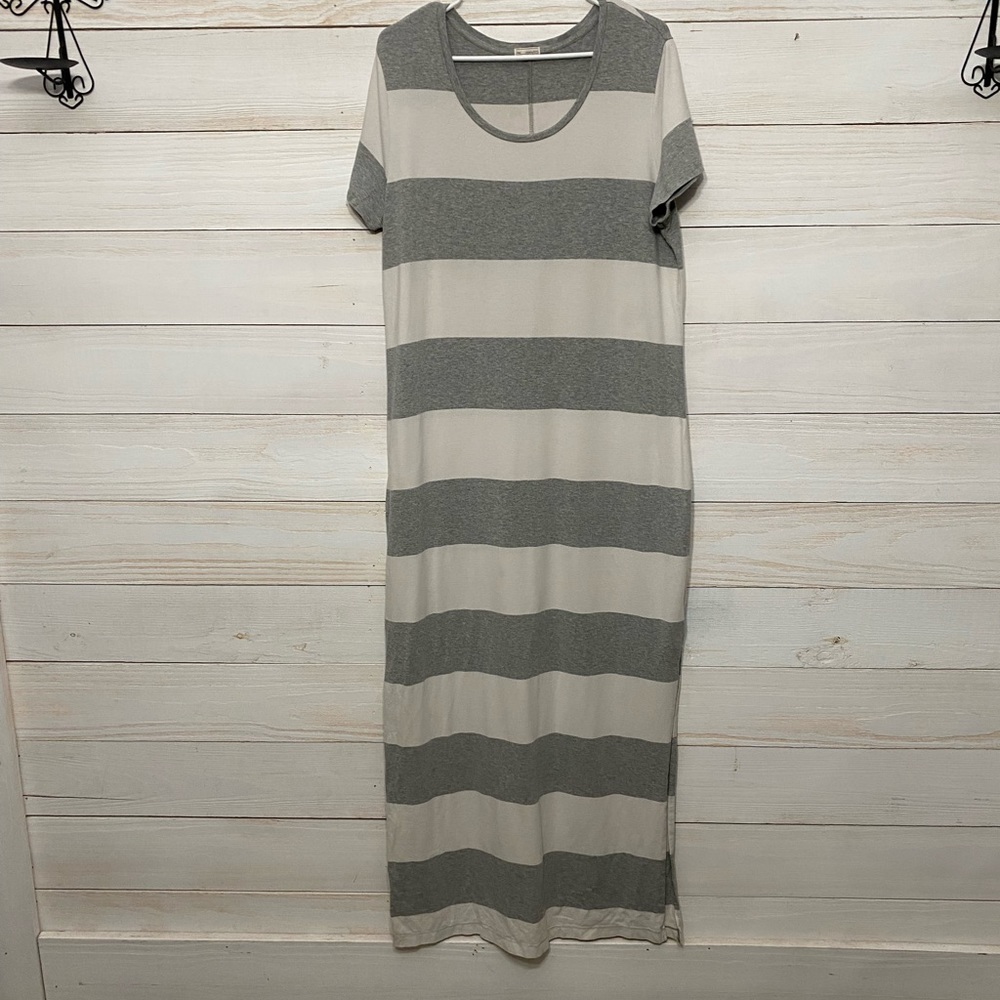 Gap size XL grey and white striped t-shirt dress